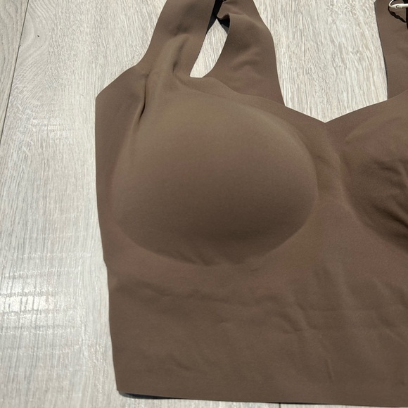 NWT SKIMS Naked Plunge Tank Bra M-DD - Picture 2 of 13